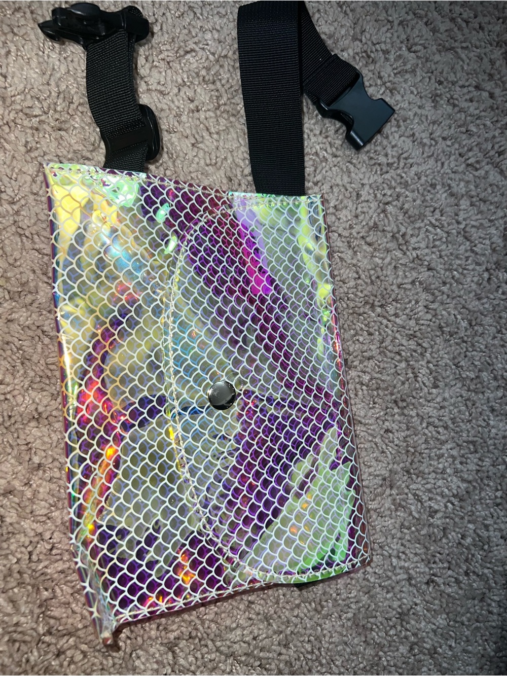 Holographic Mermaid Scale Crossbody Bag - Iridescent Purple